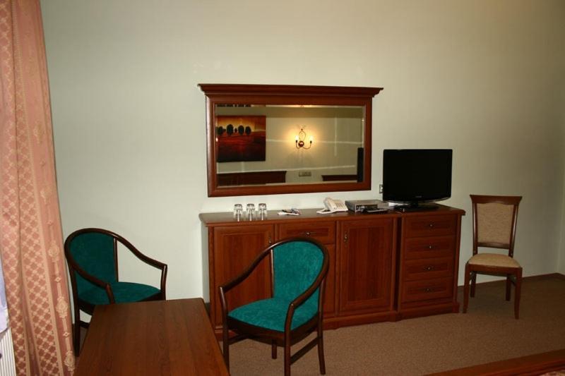 Zlaty Lev Hotel Louny Bilik gambar
