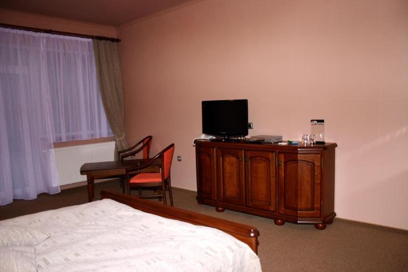 Zlaty Lev Hotel Louny Bilik gambar