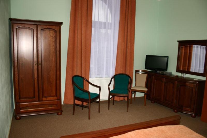 Zlaty Lev Hotel Louny Luaran gambar